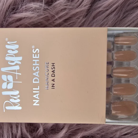 - Nail Dashes Press-ons - Tan - Picture 4 of 5